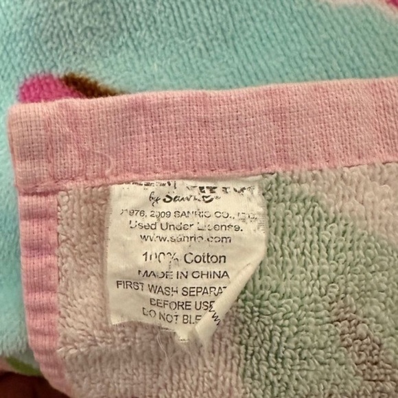 Sanrio Hello Kitty Hawaiian Island Pink Flower Bath Beach Towel 60X31 RARE - Picture 3 of 4